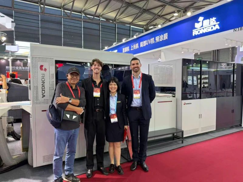 Rongda Packaging apud omnes in Sinis Print 2026: Vive Demo of BFM1000 Automatic Case Auctore