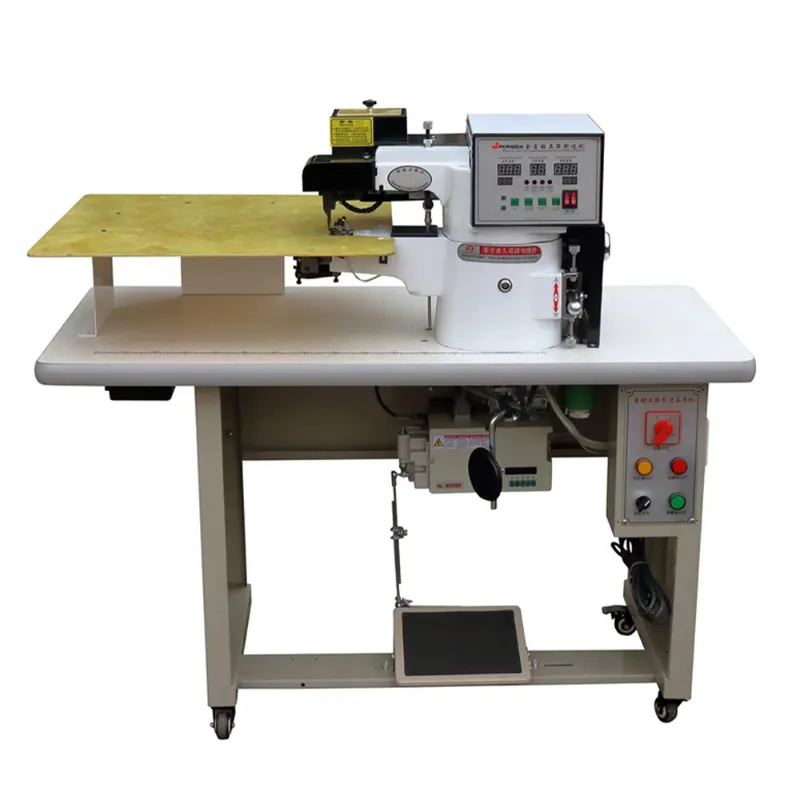 Ora Gluing et urgeat Machina
